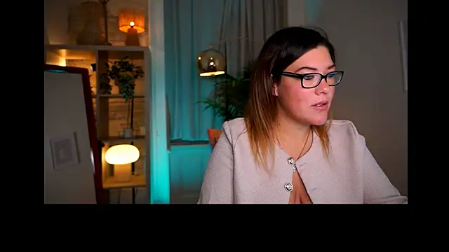 Snapshot of mrs_fllowerr chatting on 10.27.25 mrs fllowerr online show from 10.27.25