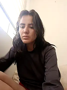 Snapshot of annroussse chatting on 10.23.25 annroussse online show from 10.23.25