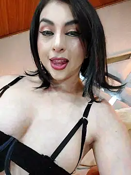 Snapshot of LlianneDiamond1 chatting on 10.02.25 LlianneDiamond1 online show from 10.02.25