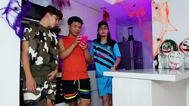 Snapshot of latin_naughty_boys chatting on 10.11.25 latin naughty boys online show from 10.11.25