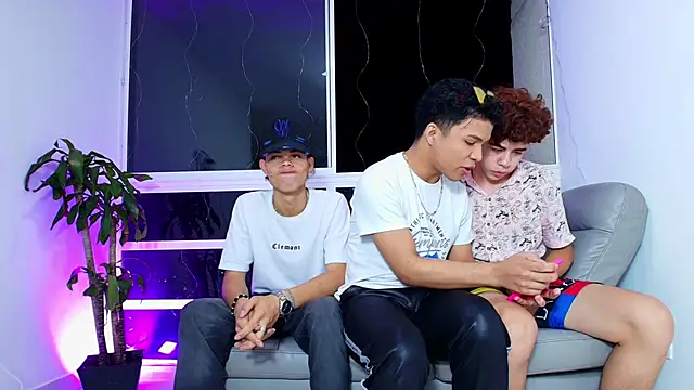 Snapshot of latin_naughty_boys chatting on 10.15.25 latin naughty boys online show from 10.15.25