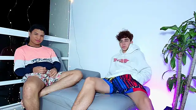 Snapshot of latin_naughty_boys chatting on 10.16.25 latin naughty boys online show from 10.16.25