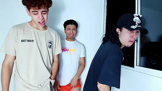 Snapshot of latin_naughty_boys chatting on 10.17.25 latin naughty boys online show from 10.17.25