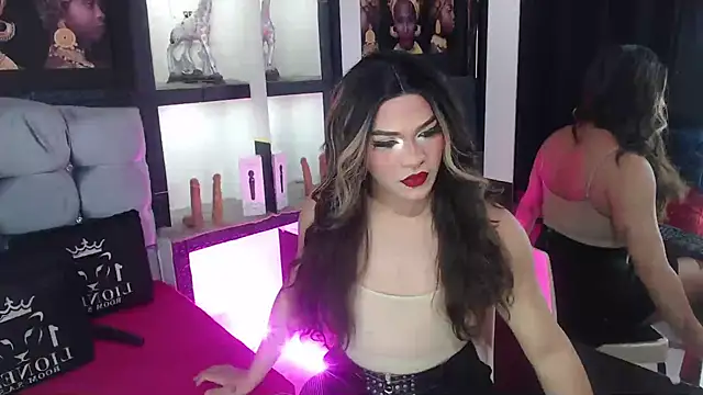 Snapshot of Sophia_hott01 chatting on 10.06.25 Sophia hott01 online show from 10.06.25