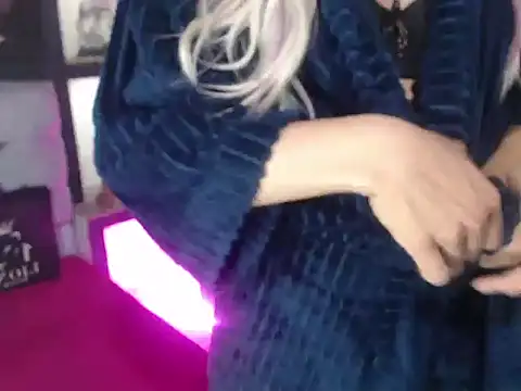 Snapshot of Sophia_hott01 chatting on 10.23.25 Sophia hott01 online show from 10.23.25