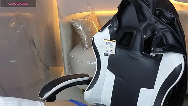 Skyler Gracee Tx online show from 10.14.25