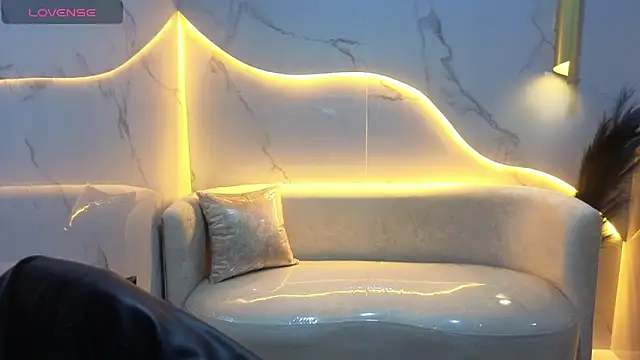 Skyler Gracee Tx online show from 10.31.25