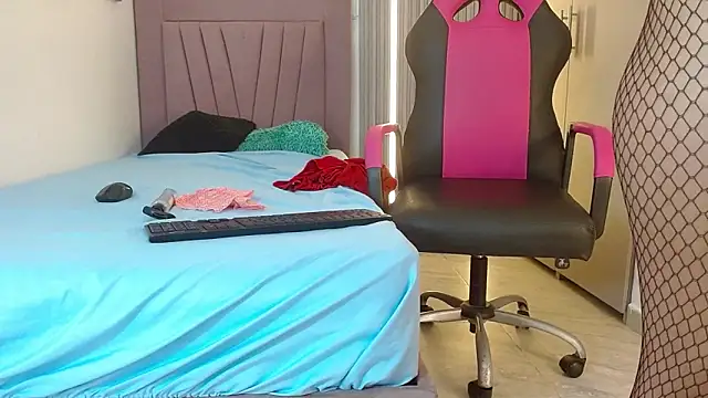 Snapshot of meli_peach1 chatting on 10.22.25 meli peach1 online show from 10.22.25