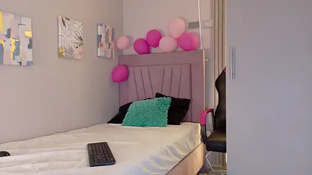 meli peach1 online show from 11.19.25