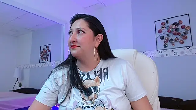 Snapshot of Kata_Rosse chatting on 10.05.25 Kata Rosse online show from 10.05.25