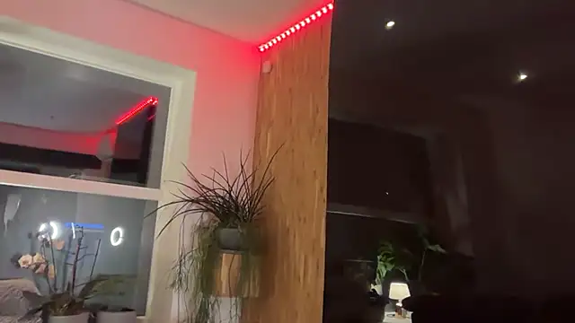 HOTkarenhot online show from 10.21.25