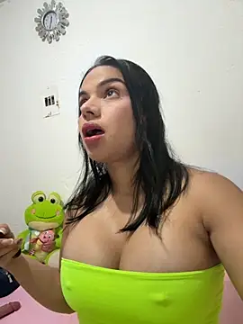 Snapshot of Anavalle chatting on 11.15.25 Anavalle online show from 11.15.25