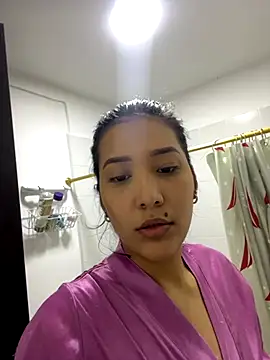 Snapshot of IsabellaJoness_ chatting on 10.05.25 IsabellaJoness online show from 10.05.25