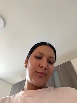 Snapshot of IsabellaJoness_ chatting on 10.16.25 IsabellaJoness online show from 10.16.25