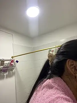 Snapshot of IsabellaJoness_ chatting on 10.17.25 IsabellaJoness online show from 10.17.25