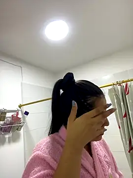 Snapshot of IsabellaJoness_ chatting on 10.18.25 IsabellaJoness online show from 10.18.25