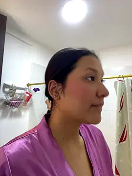 Snapshot of IsabellaJoness_ chatting on 10.21.25 IsabellaJoness online show from 10.21.25