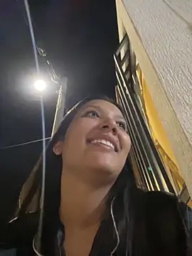 Snapshot of IsabellaJoness_ chatting on 10.22.25 IsabellaJoness online show from 10.22.25