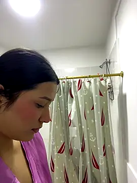 Snapshot of IsabellaJoness_ chatting on 10.24.25 IsabellaJoness online show from 10.24.25