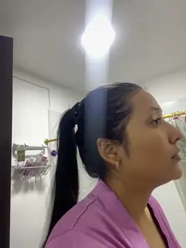 Snapshot of IsabellaJoness_ chatting on 10.27.25 IsabellaJoness online show from 10.27.25