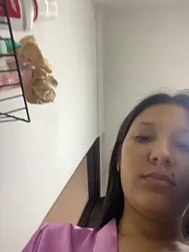 Snapshot of IsabellaJoness_ chatting on 10.28.25 IsabellaJoness online show from 10.28.25