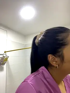 Snapshot of IsabellaJoness_ chatting on 11.04.25 IsabellaJoness online show from 11.04.25