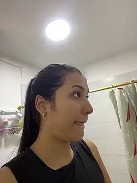 Snapshot of IsabellaJoness_ chatting on 11.06.25 IsabellaJoness online show from 11.06.25