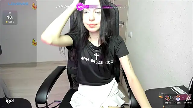 Snapshot of crystallldoll chatting on 10.09.25 crystallldoll online show from 10.09.25