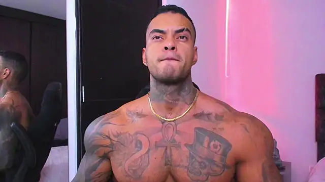 Snapshot of binmontana_ chatting on 10.07.25 binmontana online show from 10.07.25