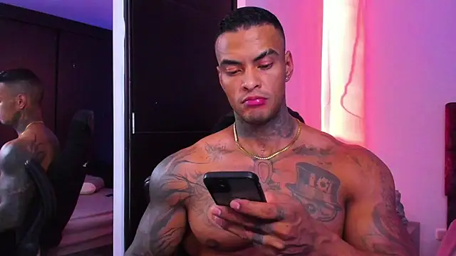 Snapshot of binmontana_ chatting on 10.15.25 binmontana online show from 10.15.25