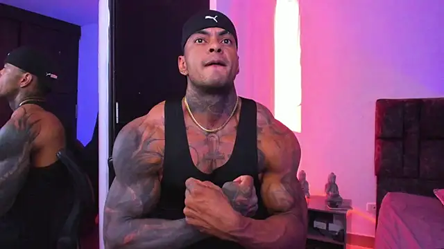 Snapshot of binmontana_ chatting on 10.27.25 binmontana online show from 10.27.25