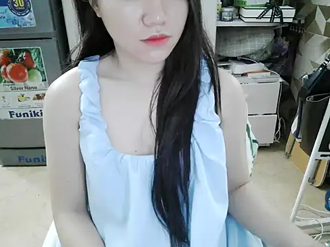 Snapshot of Ara4865 chatting on 10.28.25 Ara4865 online show from 10.28.25