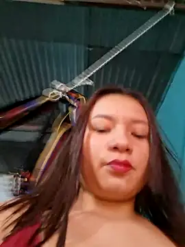 Snapshot of hot-mom22 chatting on 10.21.25 hot-mom22 online show from 10.21.25