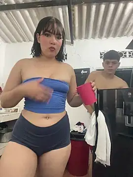 Snapshot of DannaGlamShow chatting on 10.26.25 DannaGlamShow online show from 10.26.25