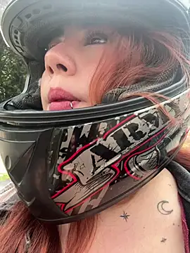 Snapshot of Quimexis chatting on 10.15.25 Quimexis online show from 10.15.25