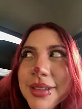 Snapshot of Quimexis chatting on 10.31.25 Quimexis online show from 10.31.25