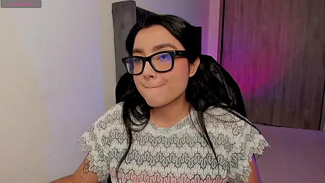 Snapshot of amberhoney02 chatting on 11.09.25 amberhoney02 online show from 11.09.25