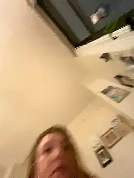 Snapshot of Seturselfonfire chatting on 10.13.25 Seturselfonfire online show from 10.13.25