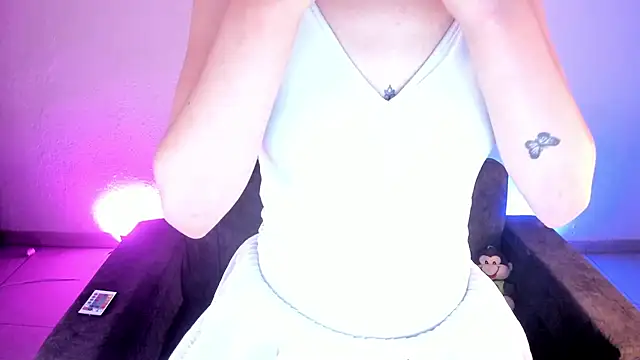 Snapshot of zakura_Haruno chatting on 11.05.25 zakura Haruno online show from 11.05.25