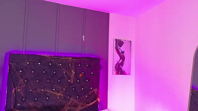 Snapshot of Kataaleya__12 chatting on 10.31.25 Kataaleya 12 online show from 10.31.25