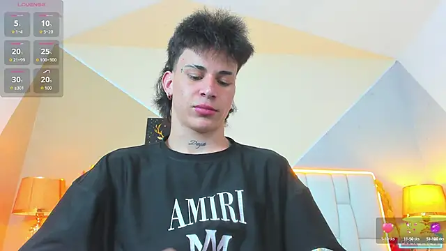 Snapshot of iammariano chatting on 09.25.25 iammariano online show from 09.25.25