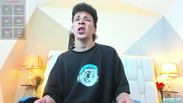 Snapshot of iammariano chatting on 10.01.25 iammariano online show from 10.01.25