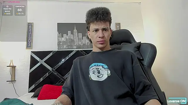 Snapshot of iammariano chatting on 10.07.25 iammariano online show from 10.07.25