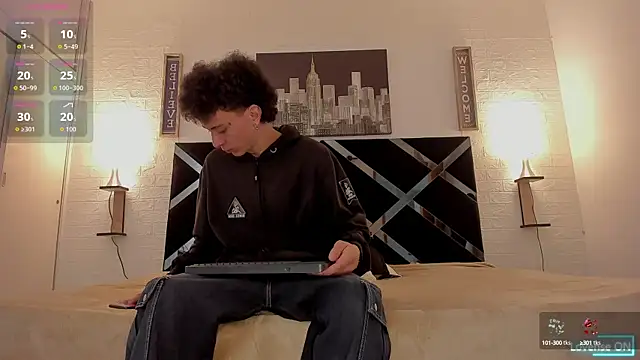 Snapshot of iammariano chatting on 10.08.25 iammariano online show from 10.08.25