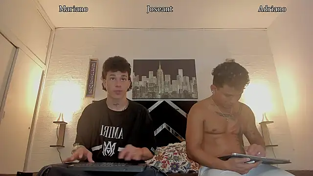 Snapshot of iammariano chatting on 10.11.25 iammariano online show from 10.11.25