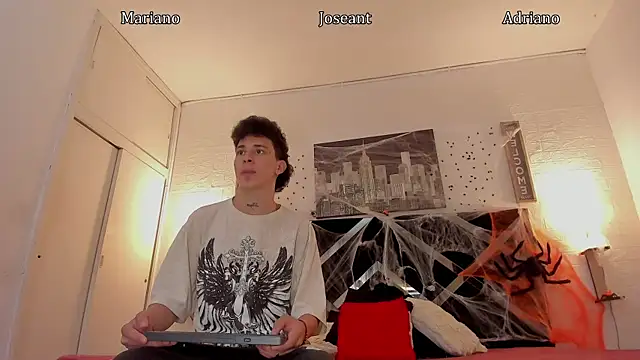 Snapshot of iammariano chatting on 10.25.25 iammariano online show from 10.25.25