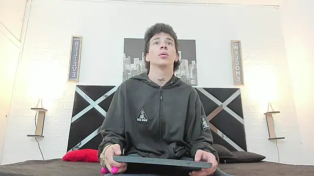 Snapshot of iammariano chatting on 11.03.25 iammariano online show from 11.03.25