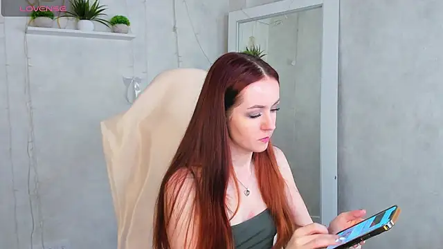 Berta Kelly online show from 12.22.25