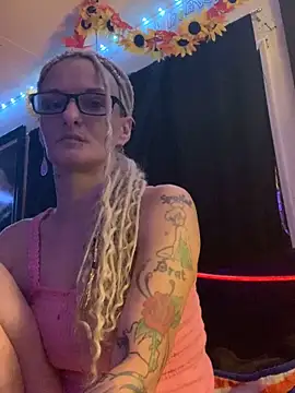 Snapshot of blondebarbiebae chatting on 10.06.25 blondebarbiebae online show from 10.06.25