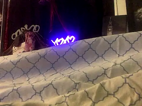 Snapshot of blondebarbiebae chatting on 10.28.25 blondebarbiebae online show from 10.28.25